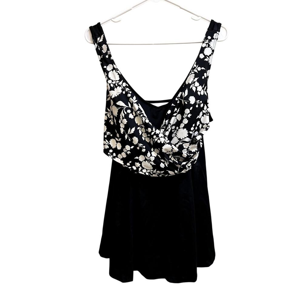 It Figures! Women Swimdress Sz 16 Black Floral Swimsuit Skirt 1 Piece